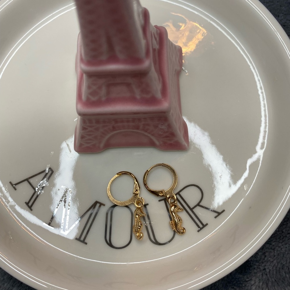 imitated jewelry from Florida